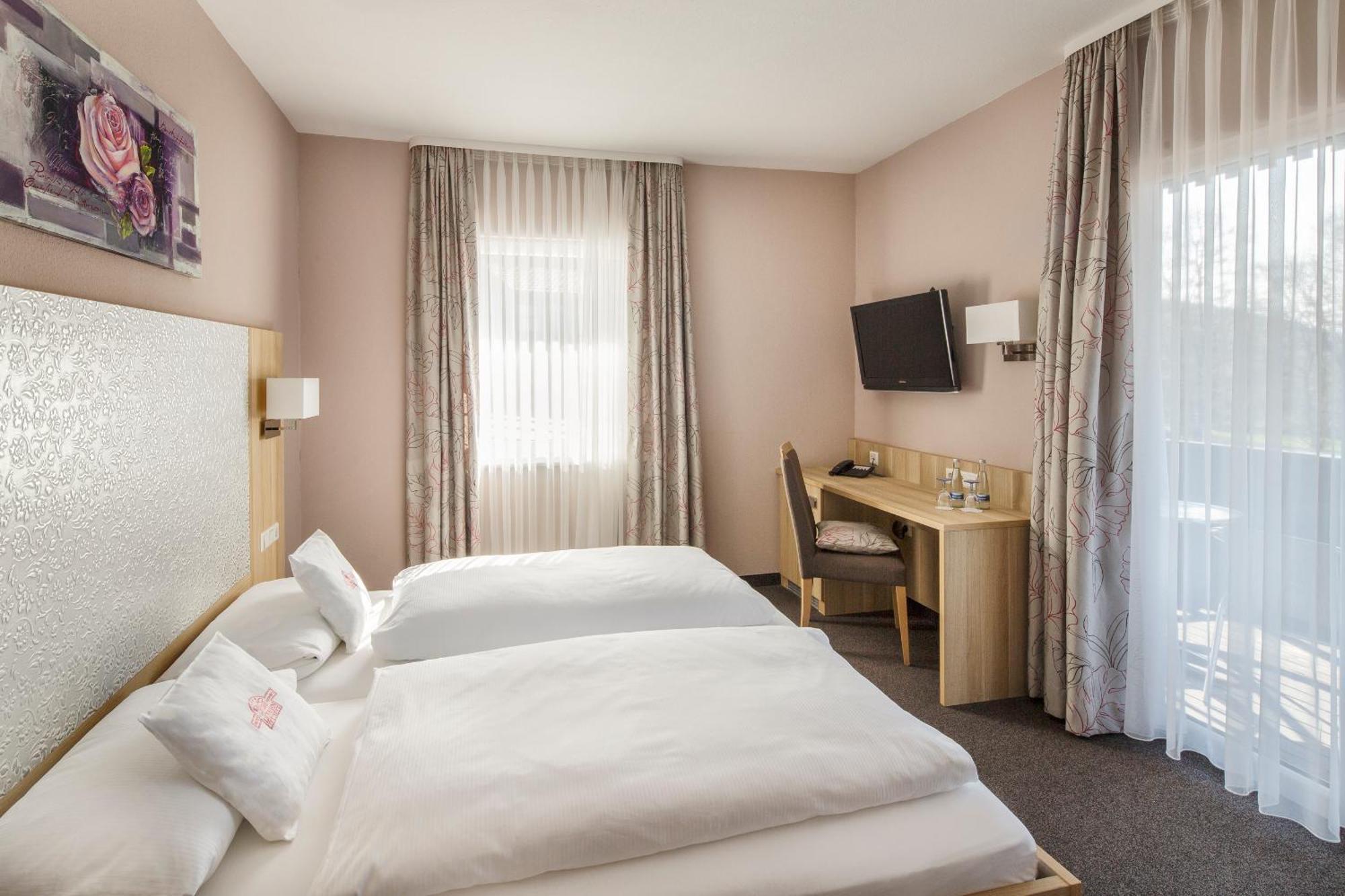 Invite Hotel Loewen Freiburg Kültér fotó